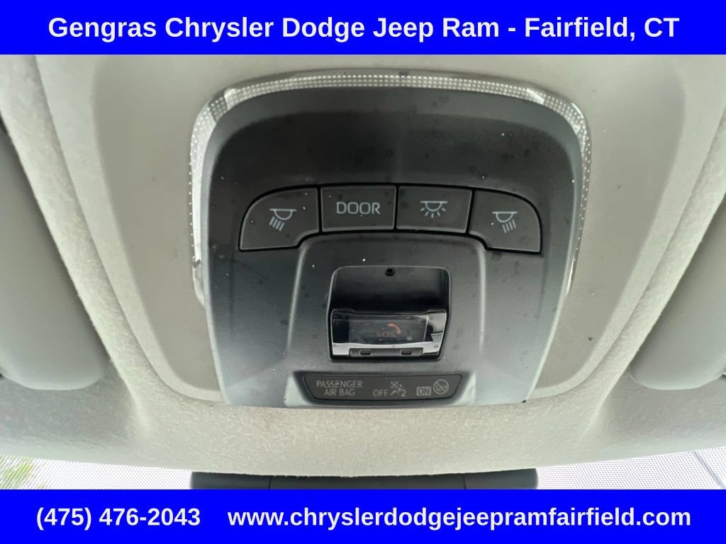 Used 2026 Toyota Corolla Cross L AWD/4WD image 40