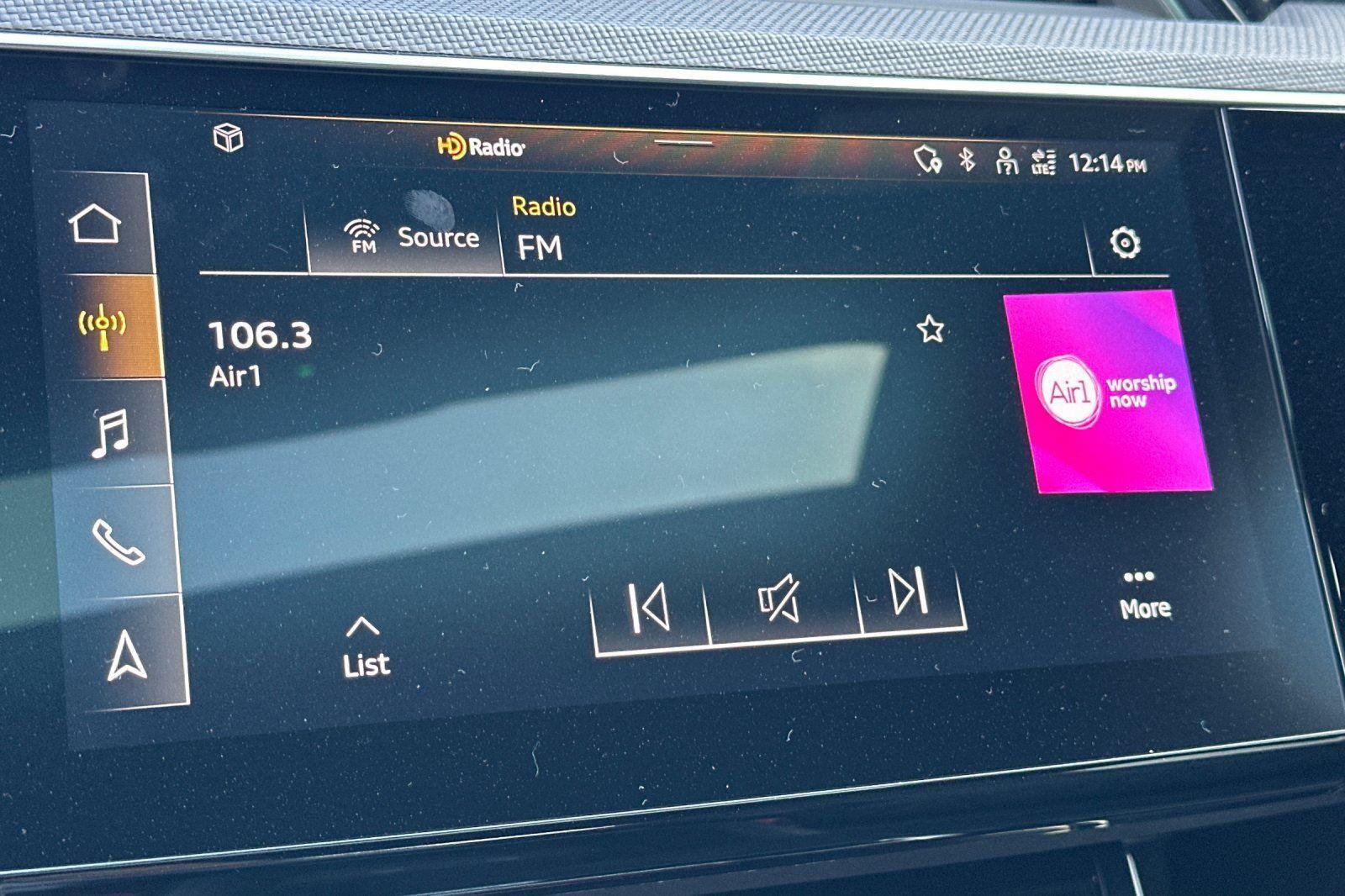 Used 2023 Audi e-tron S Premium Plus w/ Black Optic Package image 18