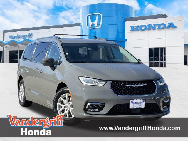 Used 2021 Chrysler Pacifica Touring-L
