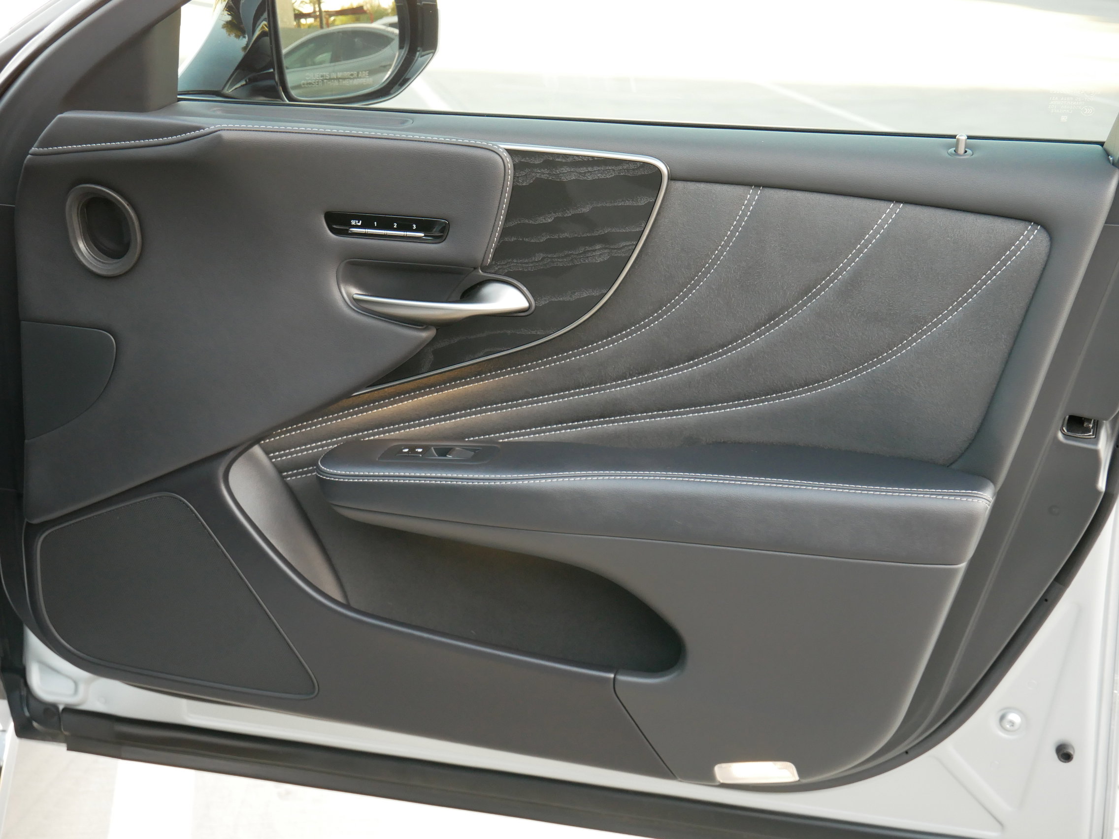 Used 2022 Lexus LS 500 image 12