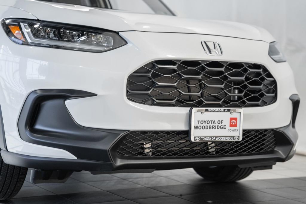 Used 2025 Honda HR-V LX image 9