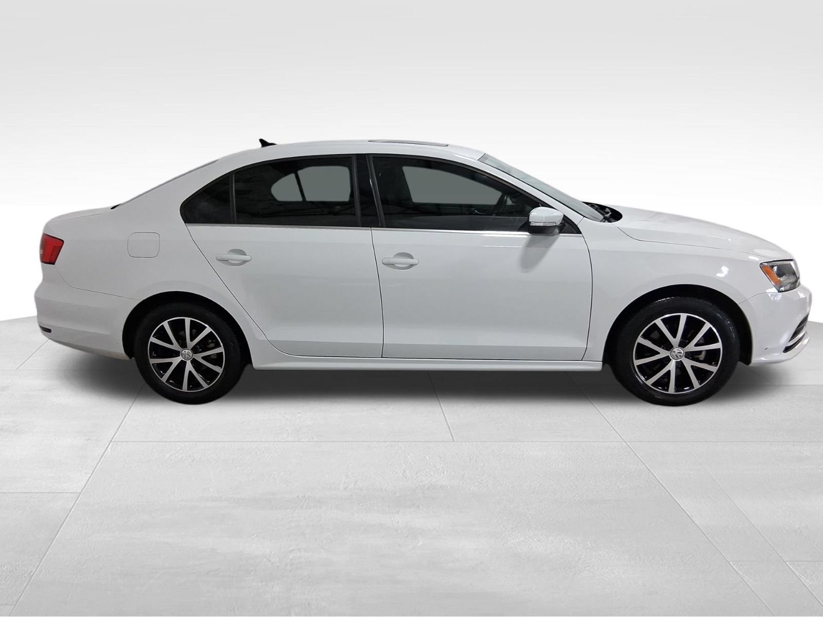 Used 2015 Volkswagen Jetta SE FWD image 4