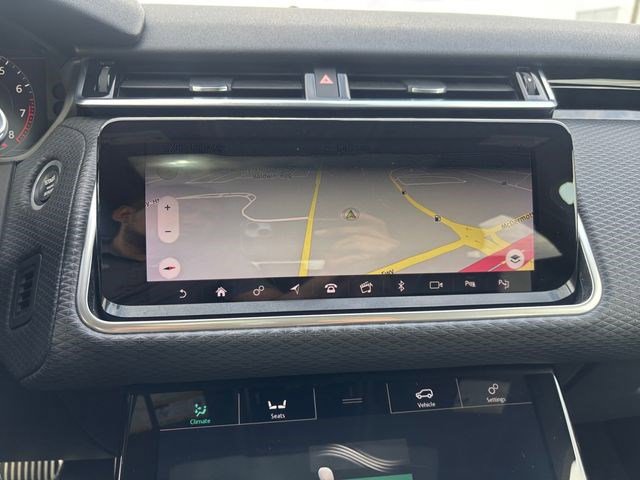 Used 2019 Land Rover Range Rover Velar R-Dynamic SE image 24