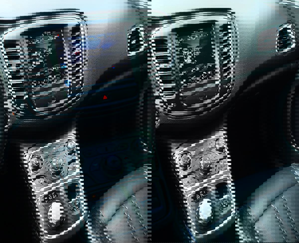 Used 2017 Chrysler 200 Limited Platinum image 43