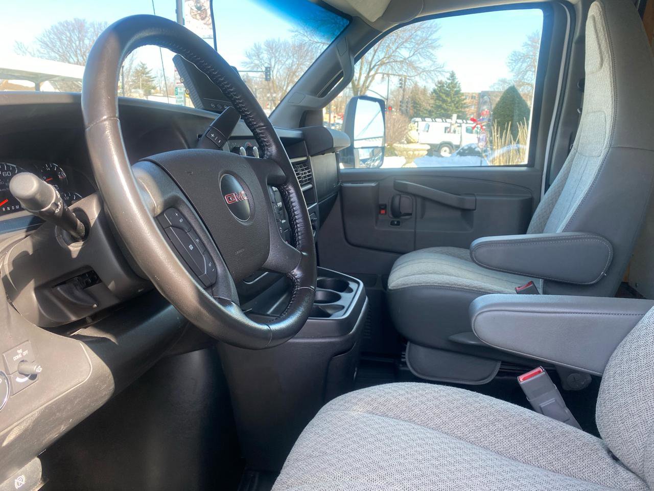 Used 2021 GMC Savana 3500 w/ Power Convenience Package RWD image 17