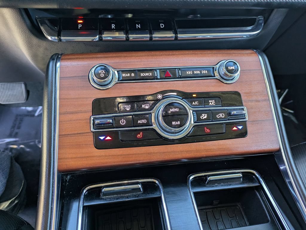 Used 2024 Lincoln Aviator Reserve AWD/4WD image 24