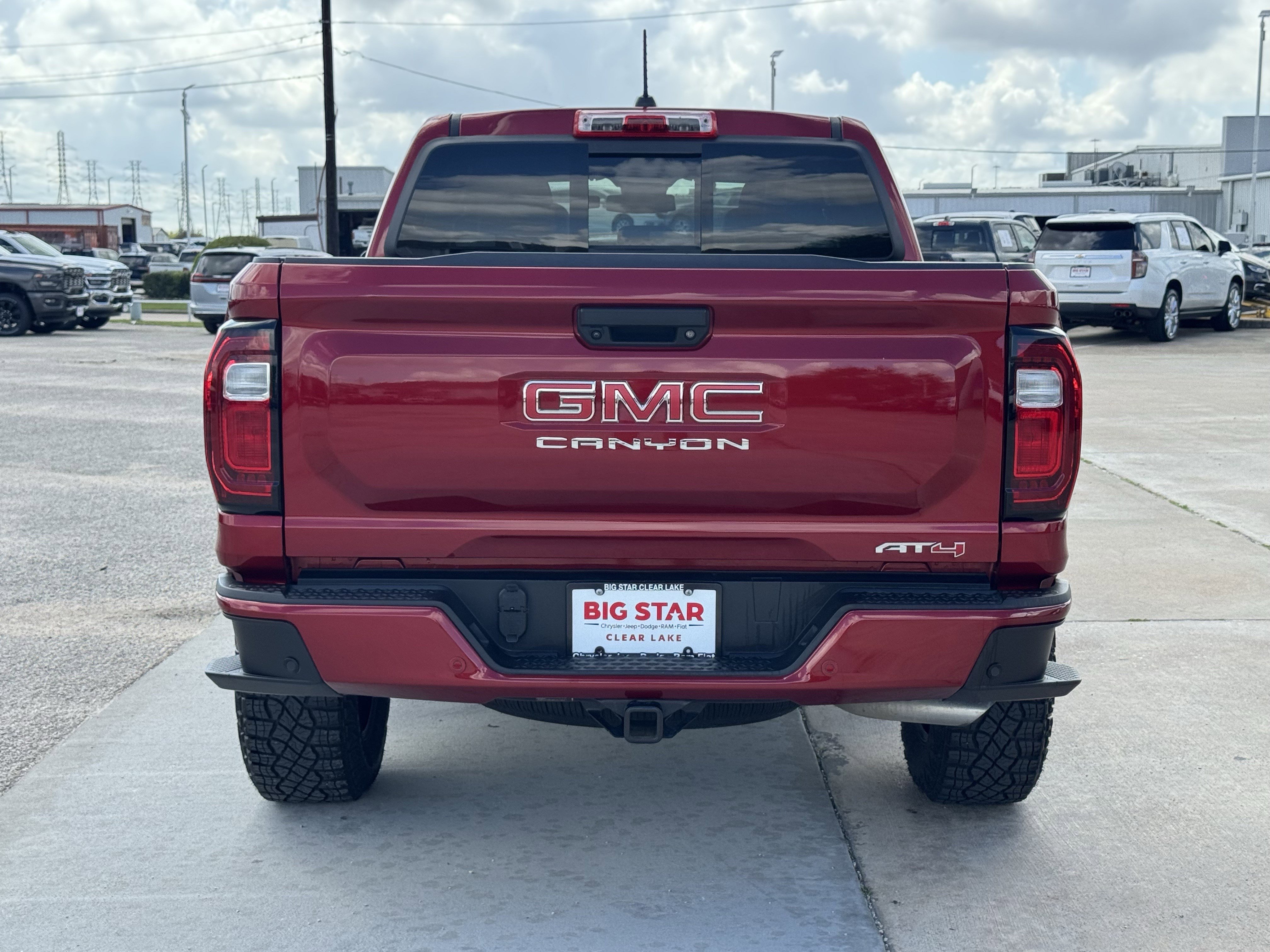 Used 2024 GMC Canyon AT4 w/ Technology Package image 9