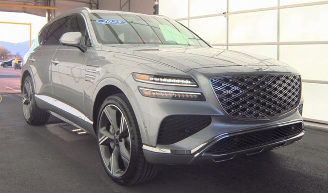 Used 2025 Genesis GV80 3.5T Prestige image 3