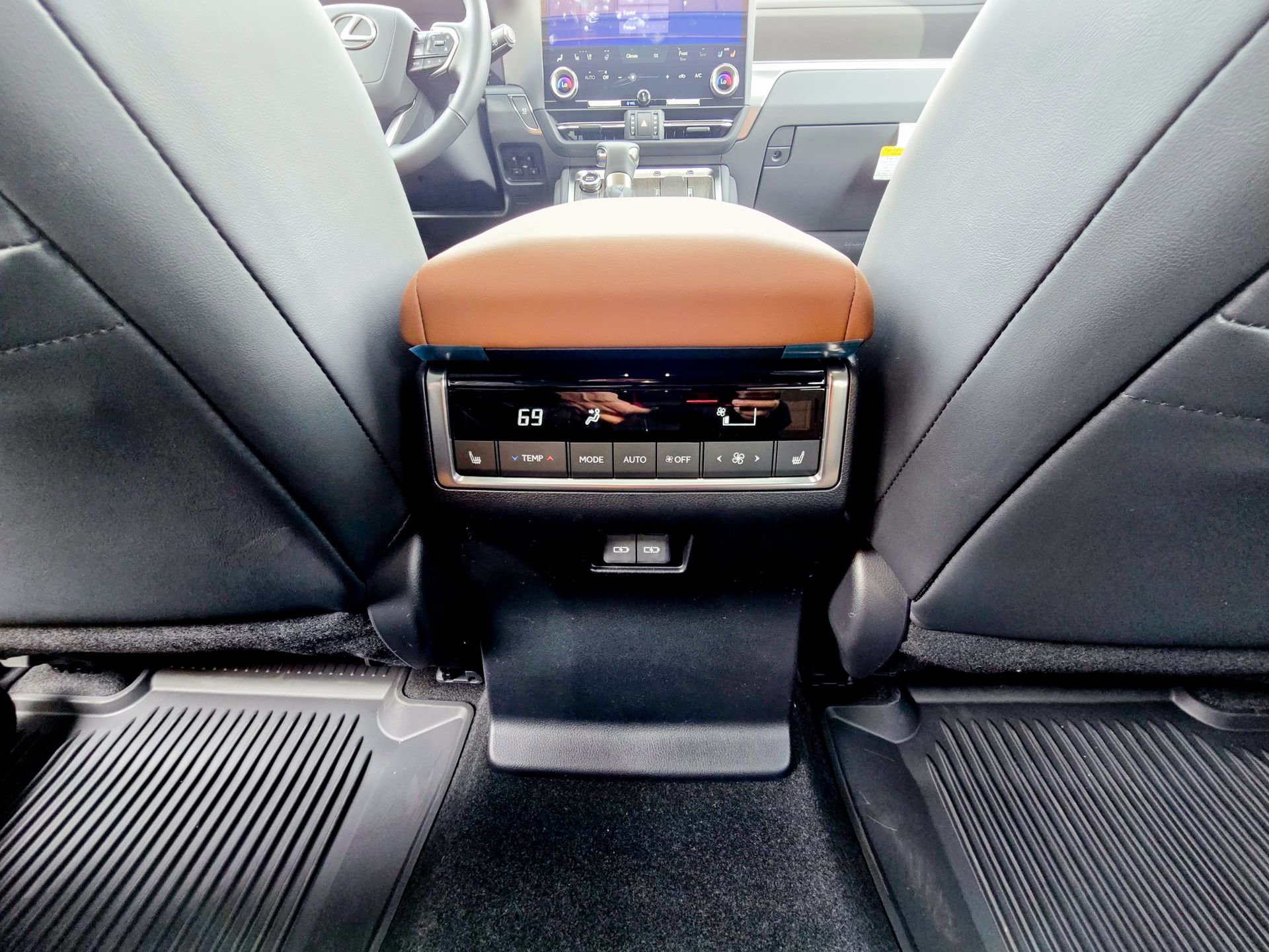 Used 2026 Lexus GX 550 w/ Accessory Package (2T) image 9