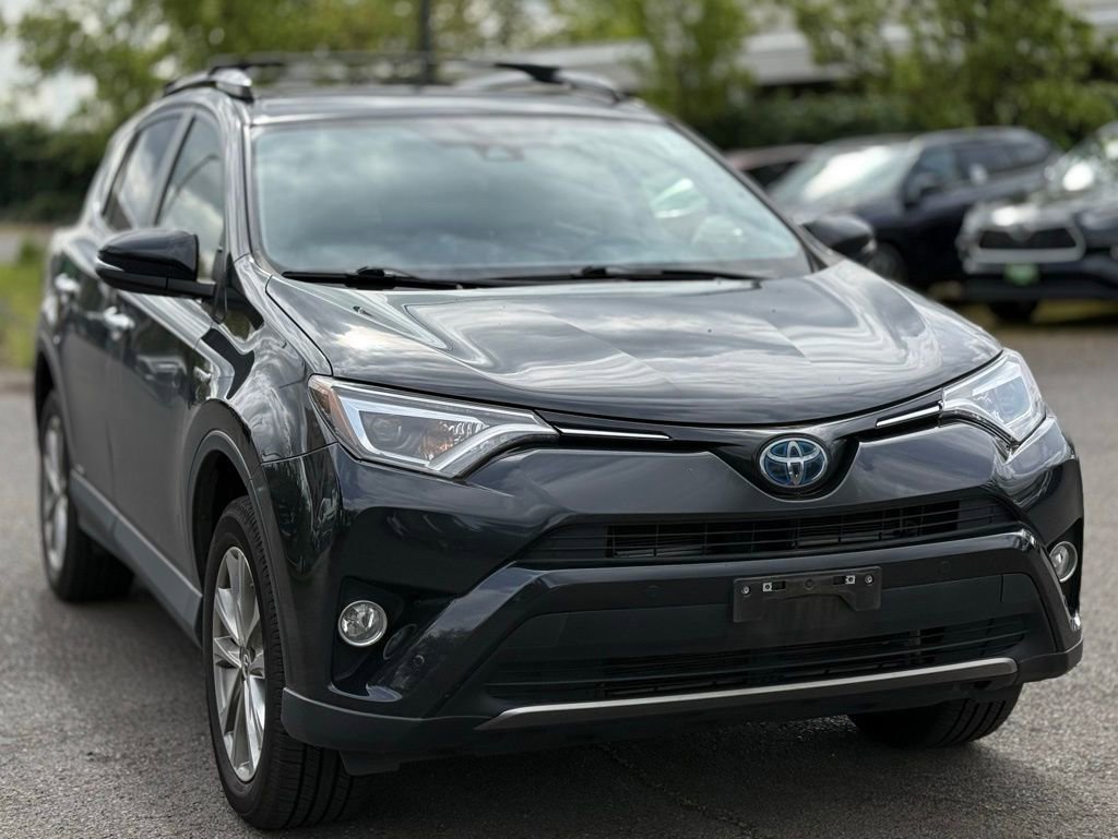 Used 2018 Toyota RAV4 Limited image 7