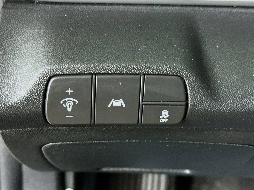 Certified 2022 Hyundai Elantra SEL FWD image 18