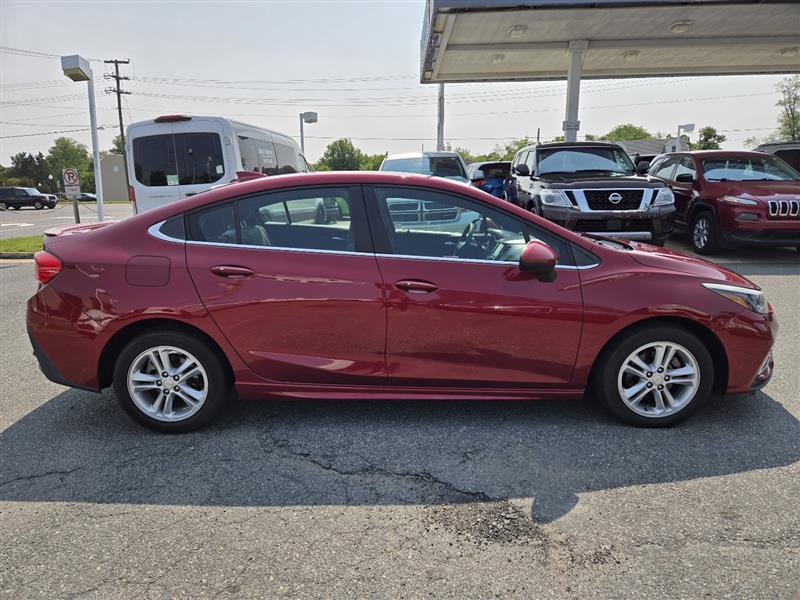 Used 2018 Chevrolet Cruze LT w/ Convenience Package image 9
