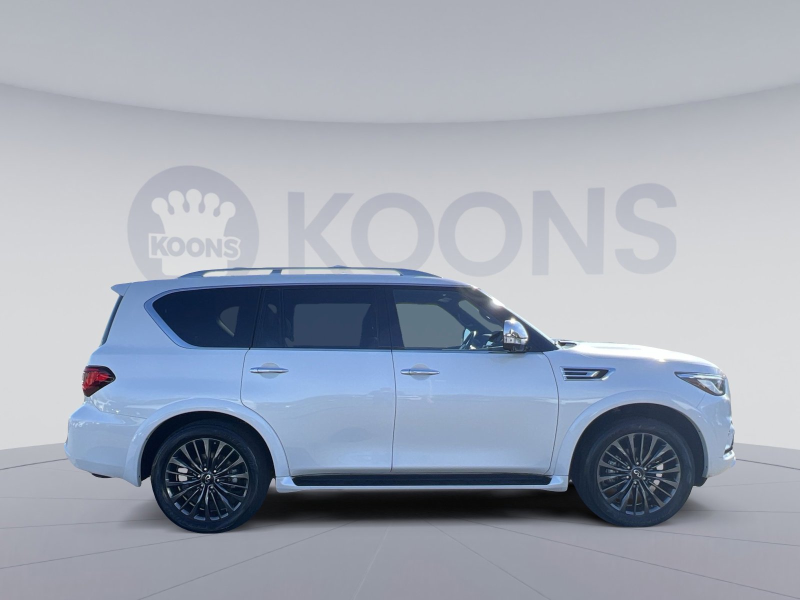 Used 2024 INFINITI QX80 Sensory w/ Cargo Package image 17