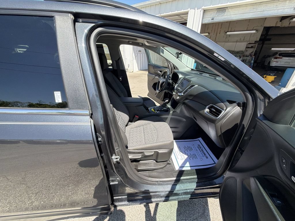 Used 2023 Chevrolet Equinox LT FWD image 24