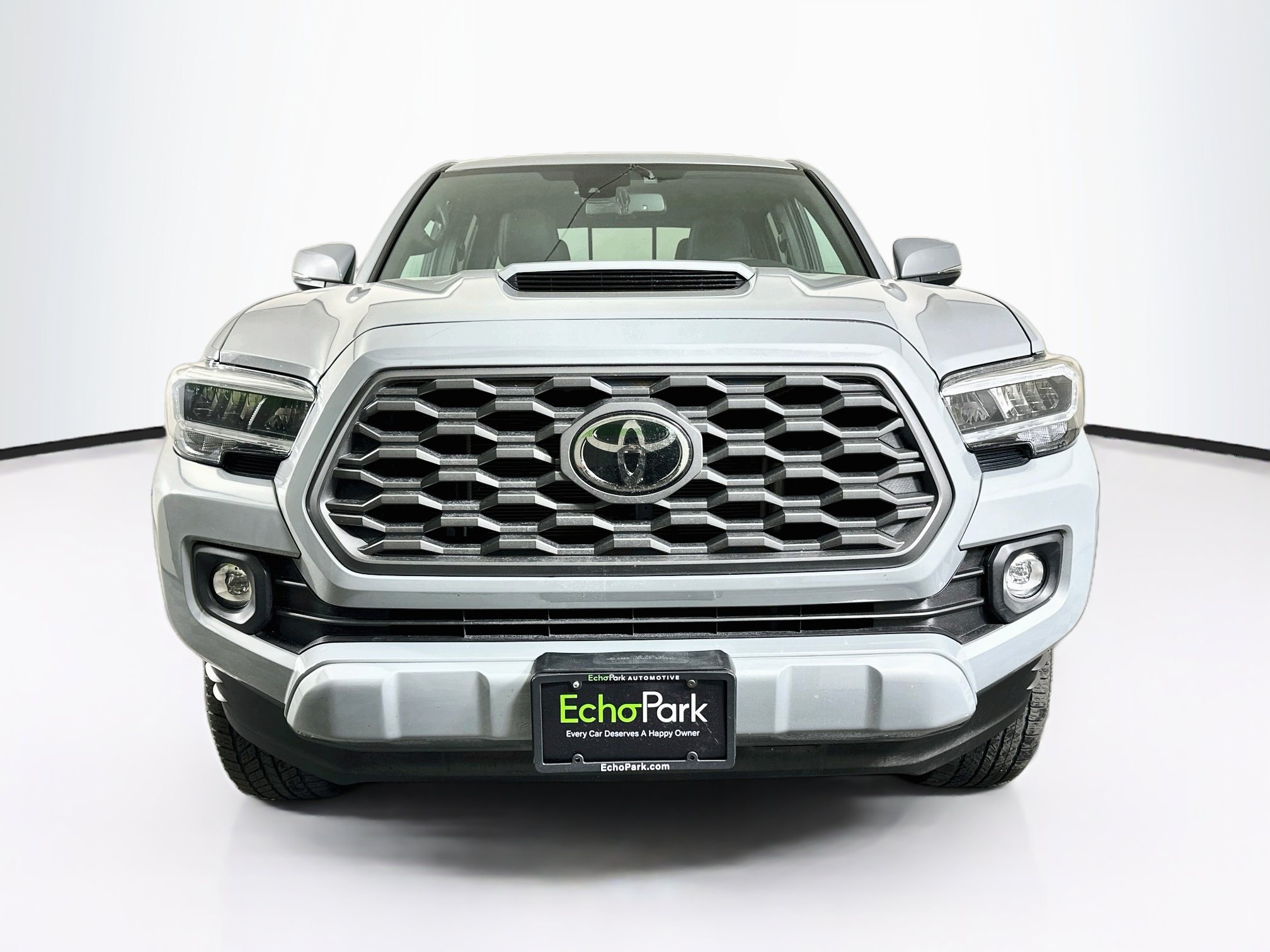 Used 2021 Toyota Tacoma TRD Sport w/ Technology Package RWD image 2