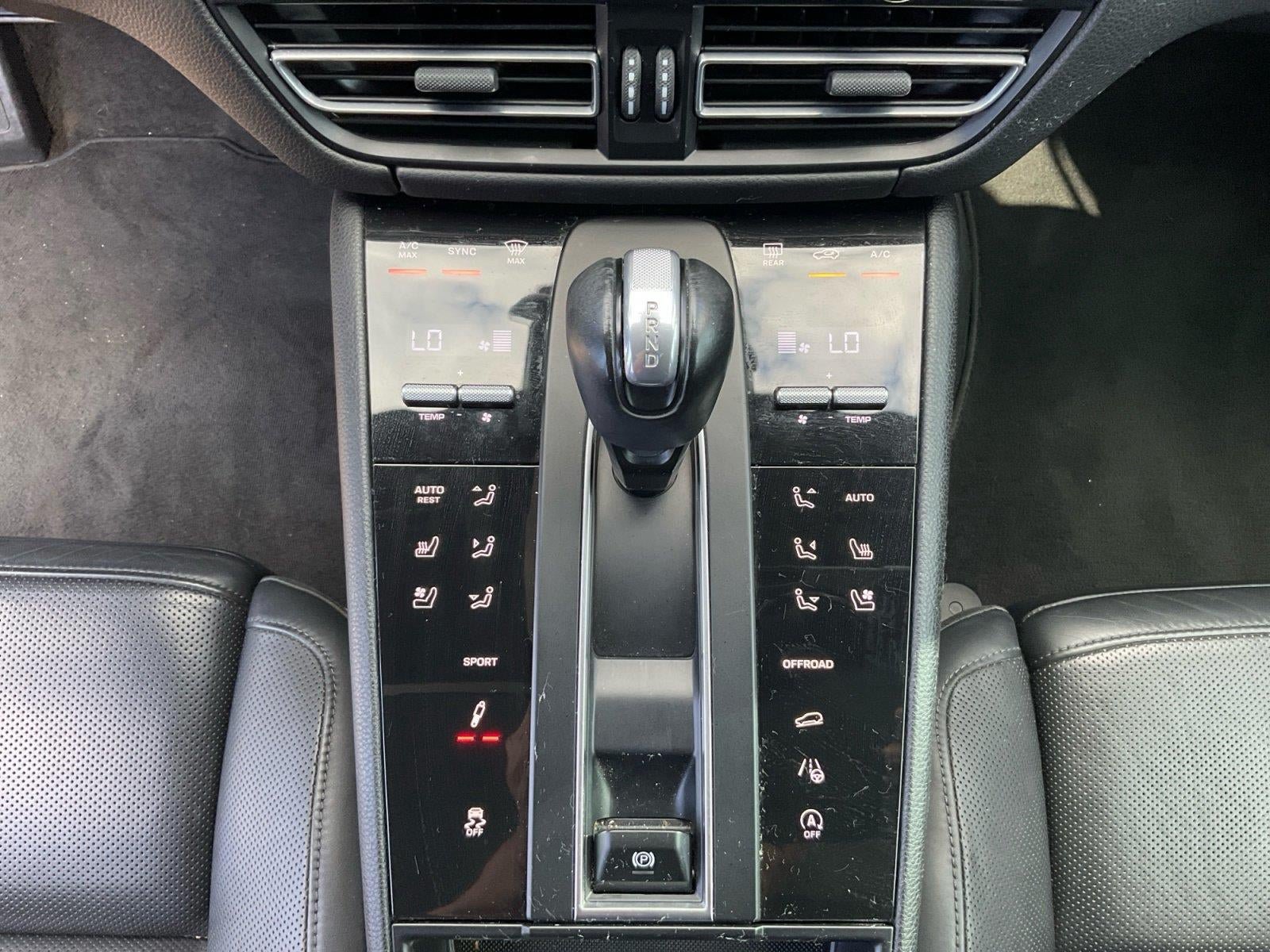 Used 2023 Porsche Macan S AWD/4WD image 19