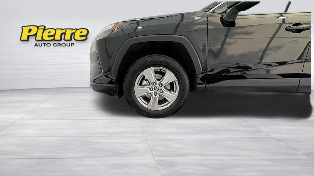 Used 2024 Toyota RAV4 XLE FWD image 10
