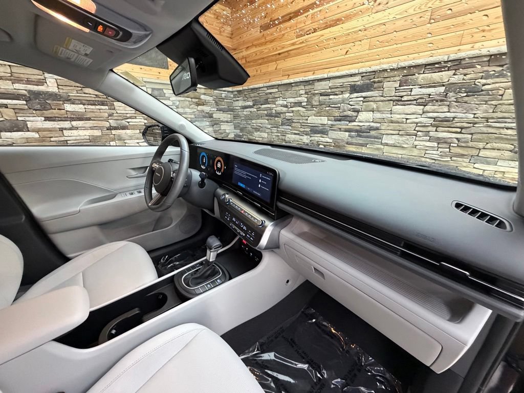Used 2024 Hyundai Kona SEL AWD/4WD image 30