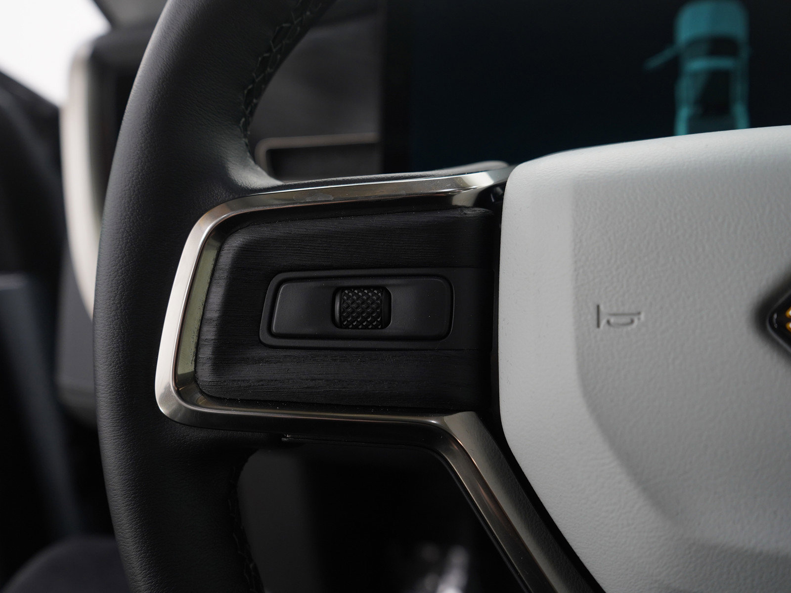 Used 2025 Rivian R1T Adventure image 26