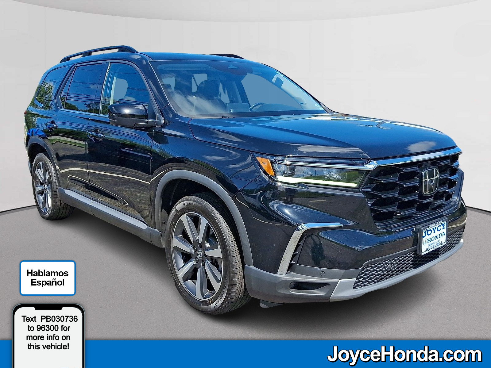 Used 2023 Honda Pilot Touring image 1