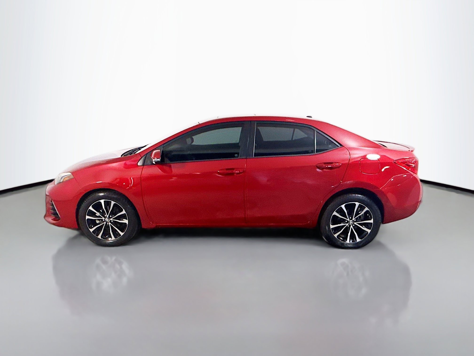 Used 2017 Toyota Corolla XSE image 6