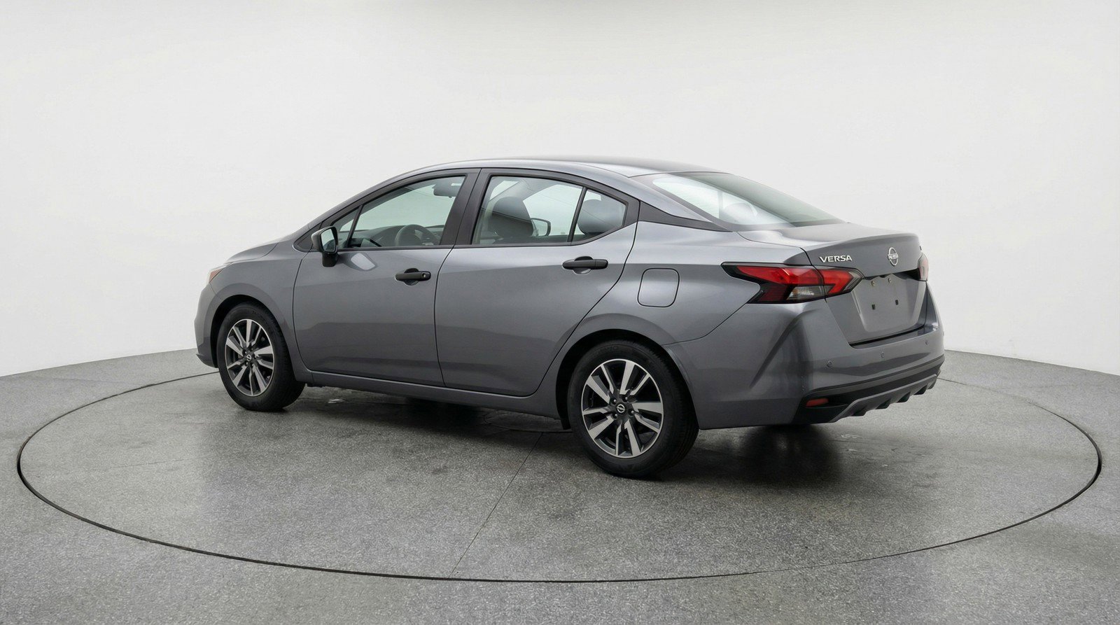 Used 2025 Nissan Versa SV image 6