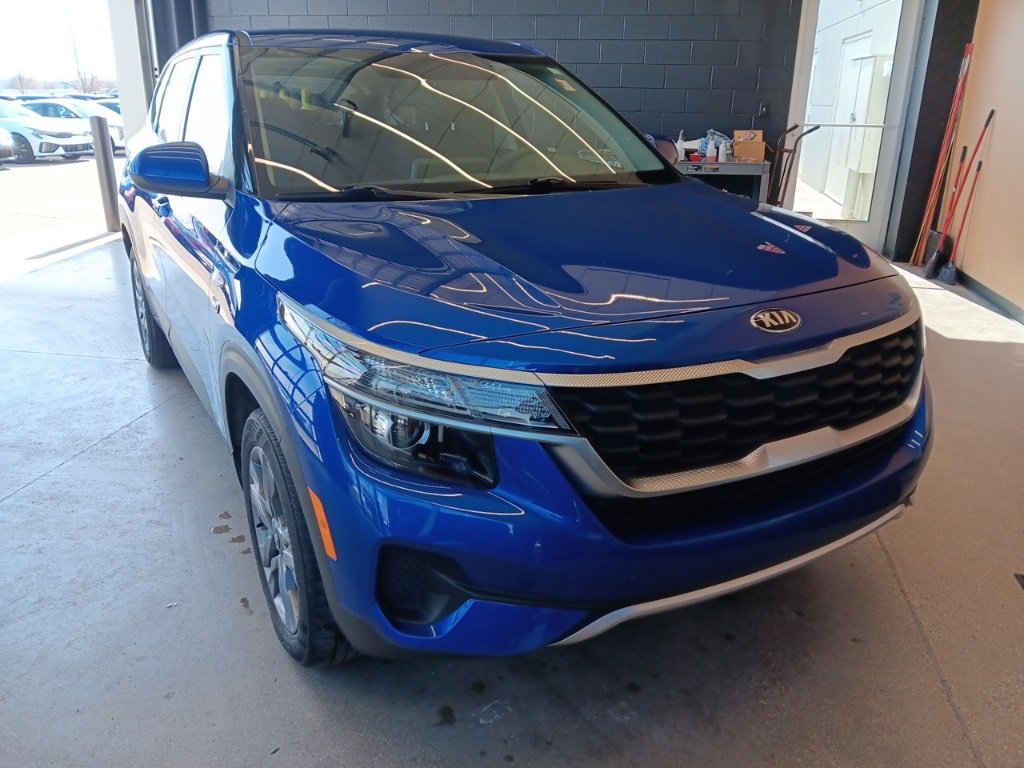 Used 2021 Kia Seltos LX image 2