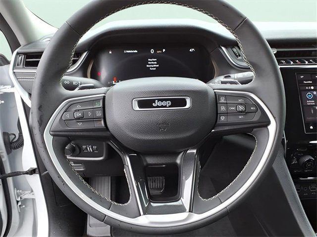 Used 2023 Jeep Grand Cherokee L Laredo image 14