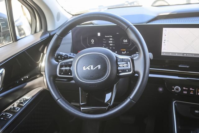 Used 2025 Kia Carnival SX Prestige image 16
