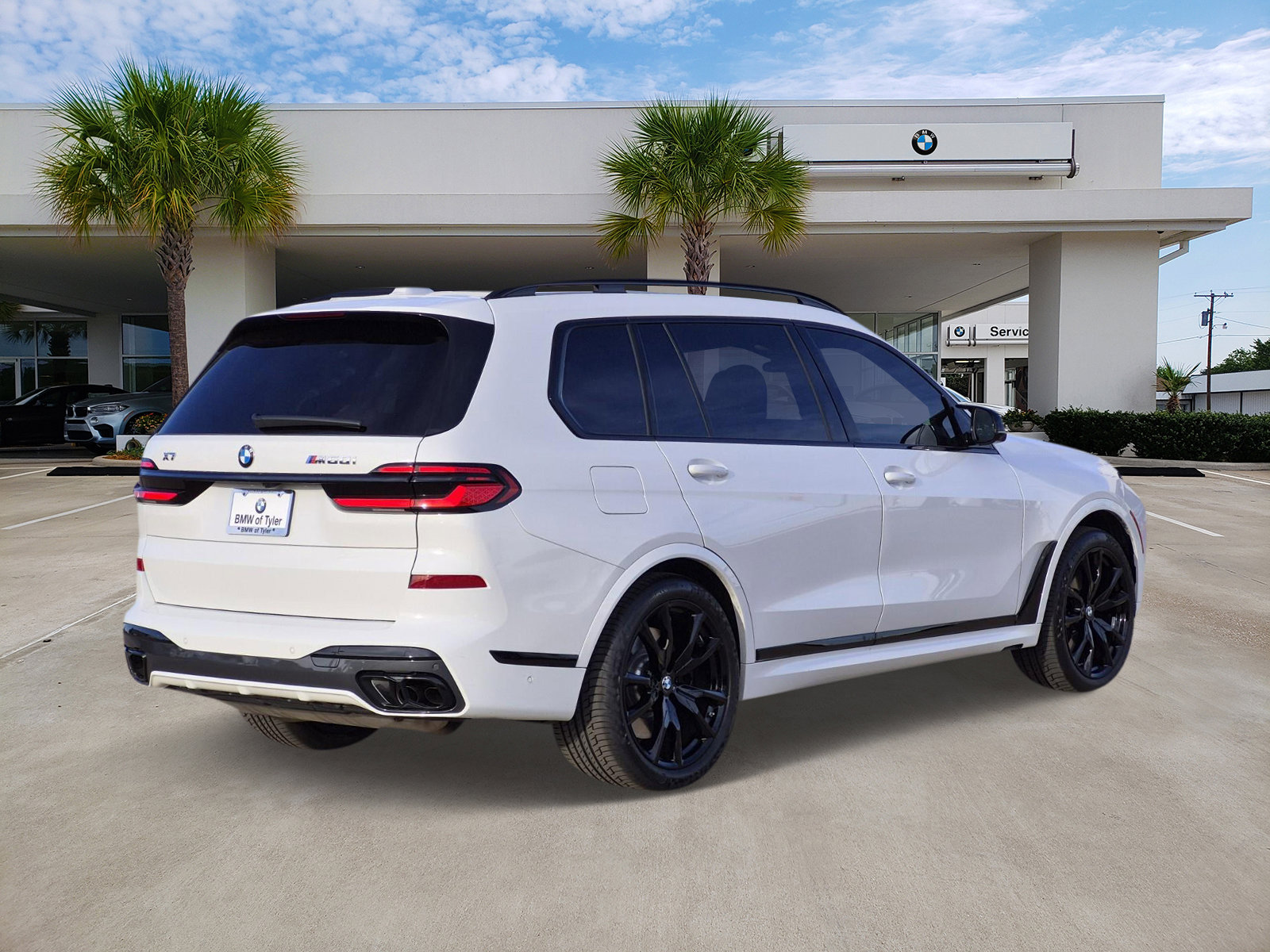 Certified 2025 BMW X7 M60i w/ Climate Comfort Package image 4