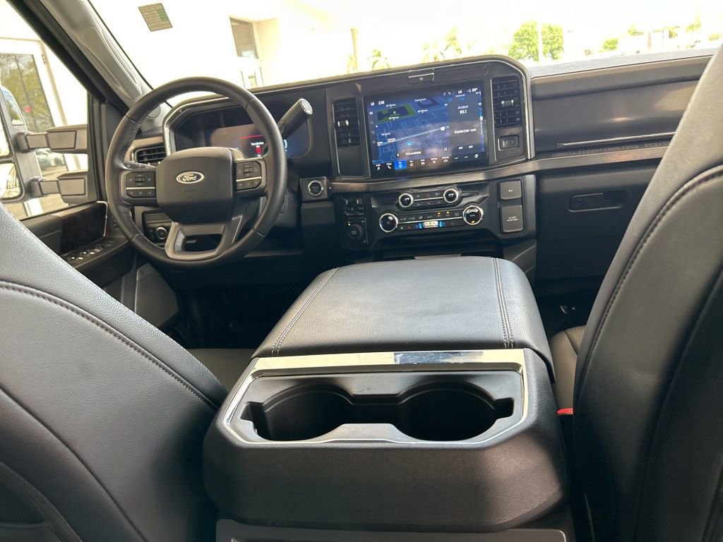 Used 2025 Ford F350 Lariat image 30