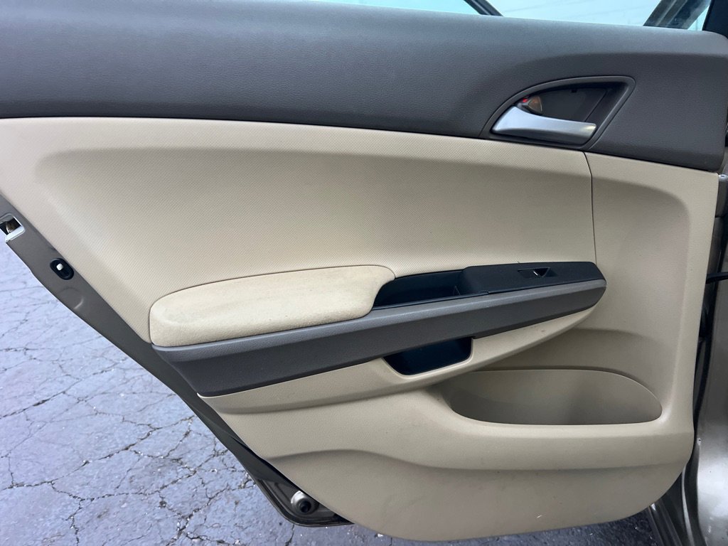 Used 2010 Honda Accord LX-P image 12
