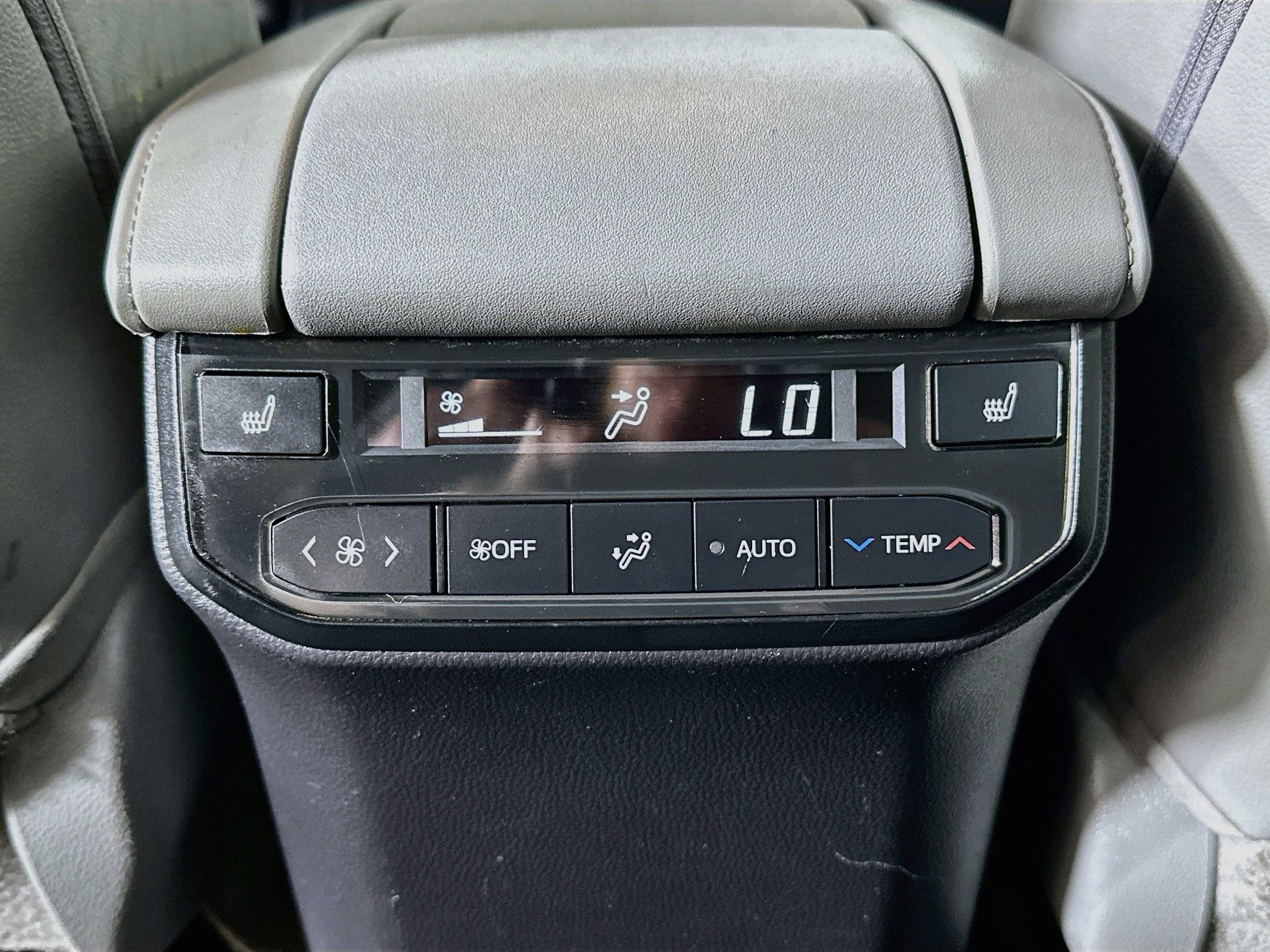Used 2022 Toyota Highlander Platinum AWD/4WD image 25