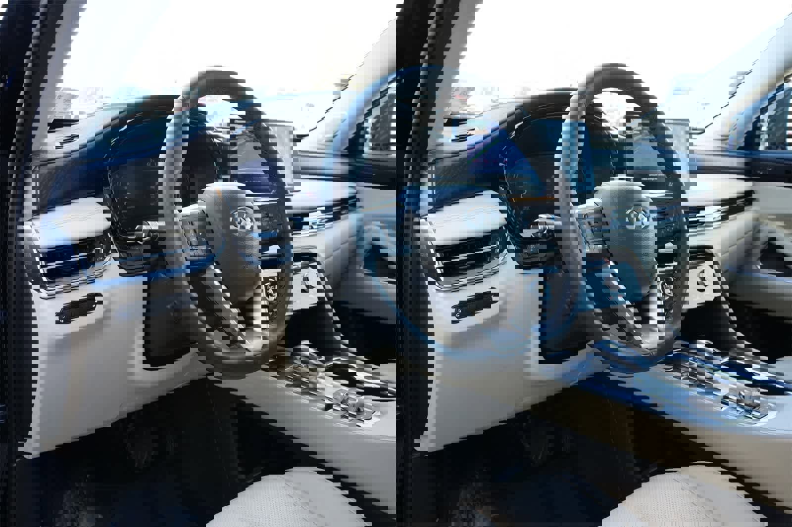 Certified 2025 INFINITI QX60 Sensory image 16