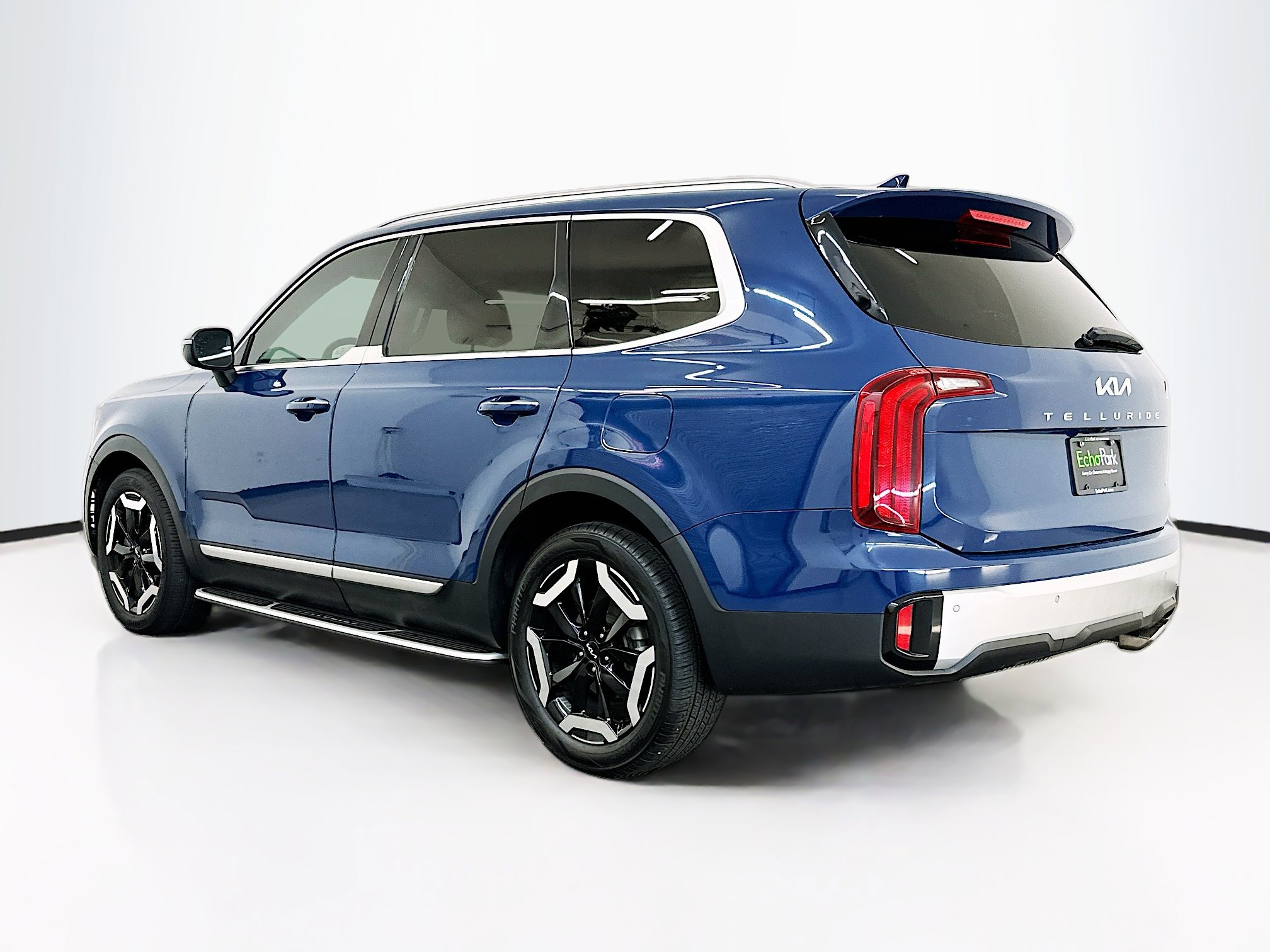 Used 2023 Kia Telluride S w/ S Sunroof Package image 5