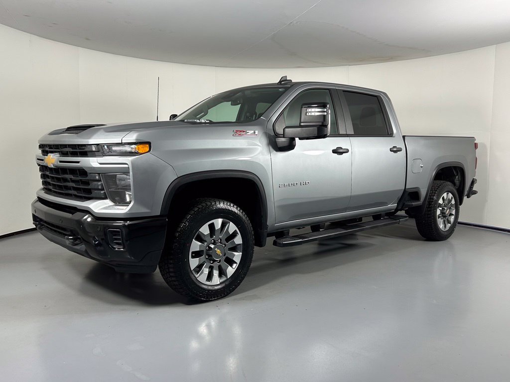 Used 2025 Chevrolet Silverado 2500 Custom w/ Custom Value Package AWD/4WD image 3