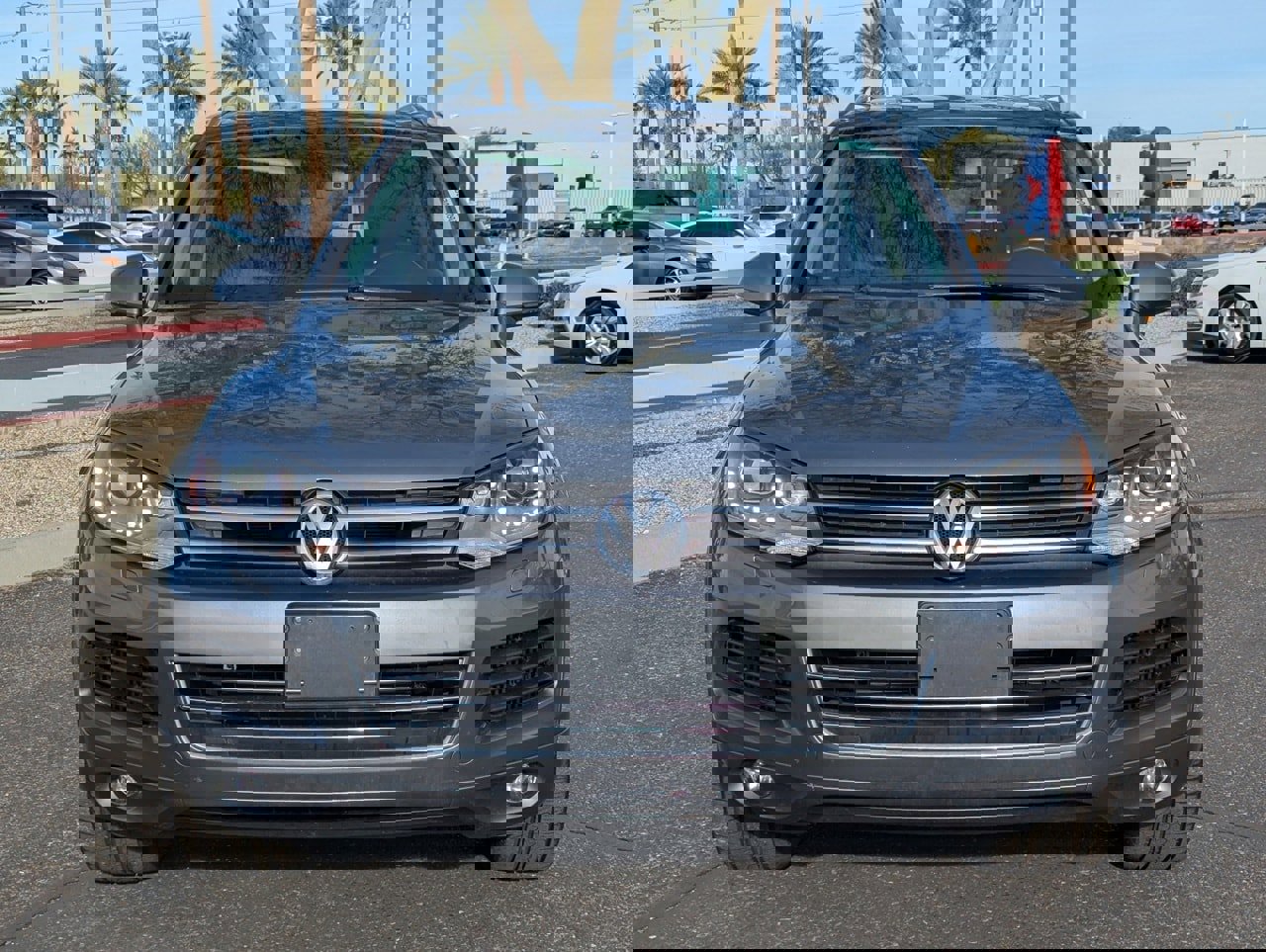 Used 2014 Volkswagen Touareg TDI image 9