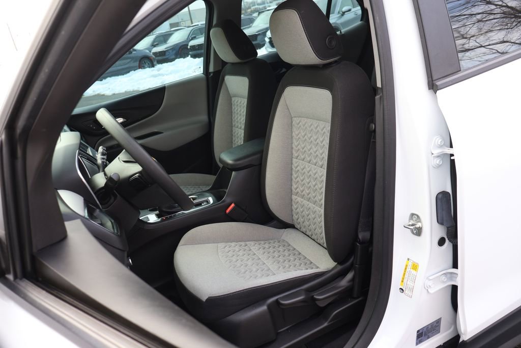 Certified 2024 Chevrolet Equinox LS w/ Driver Confidence II Package image 31