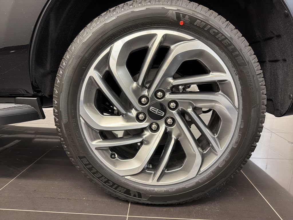 New 2026 Lincoln Navigator Premiere AWD/4WD image 7