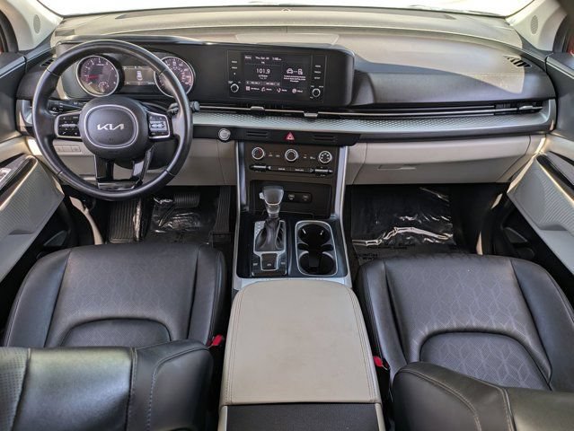Used 2023 Kia Carnival LX FWD image 25