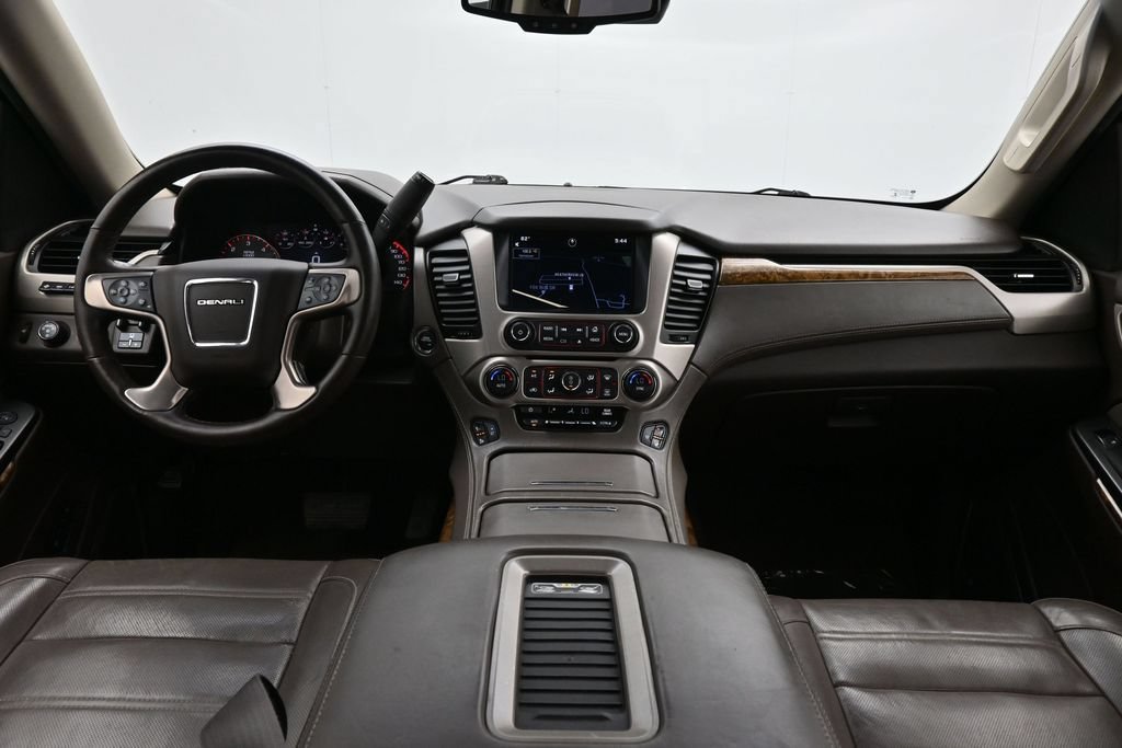 Used 2015 GMC Yukon Denali w/ Premium Package AWD/4WD image 49