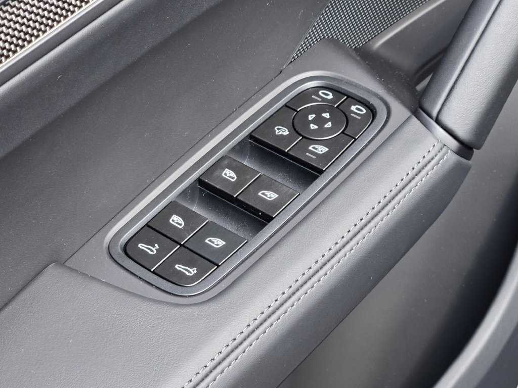 New 2025 Porsche Cayenne GTS image 18