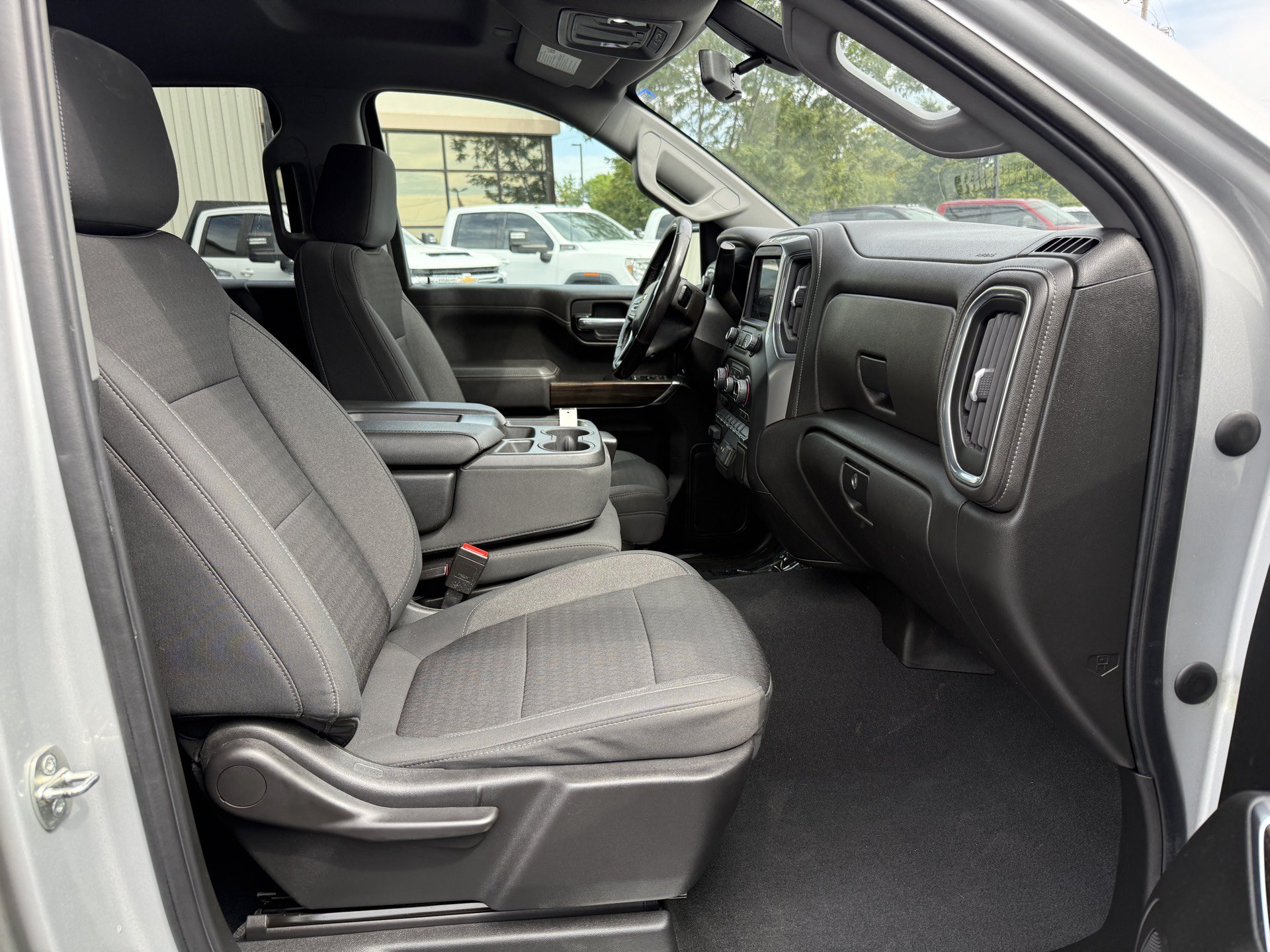 Used 2021 Chevrolet Silverado 1500 LT w/ Z71 Off-Road Package AWD/4WD image 22