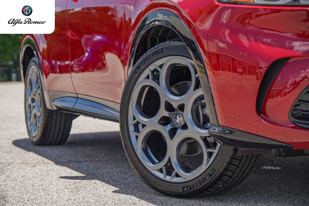 New 2025 Alfa Romeo Tonale image 2