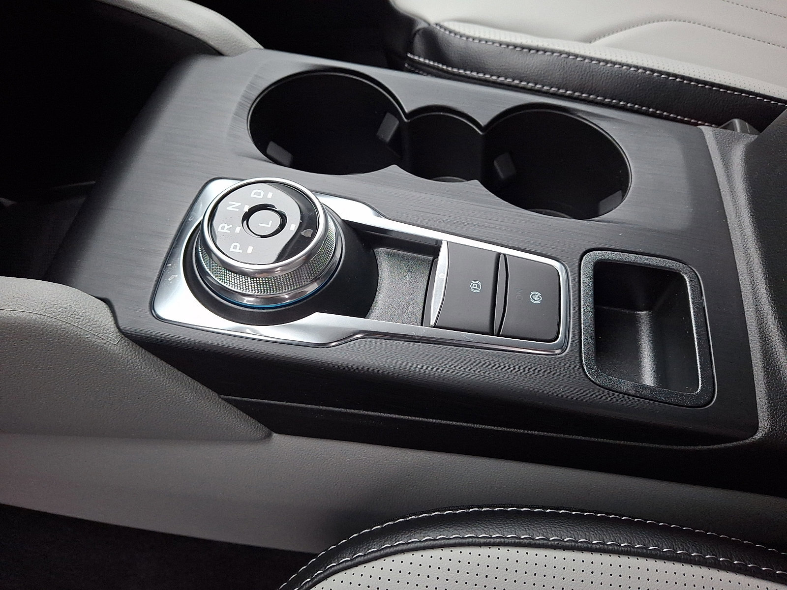 New 2026 Ford Escape SE w/ PHEV Premium Package image 15