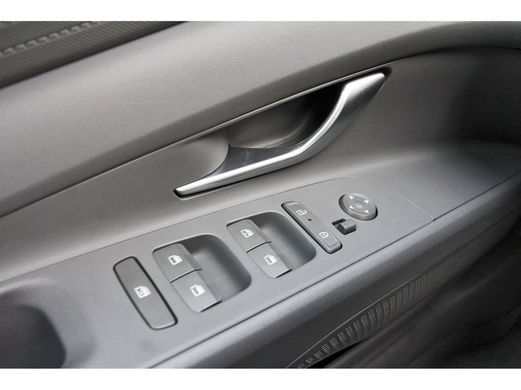 Used 2024 Hyundai Elantra SEL FWD image 23