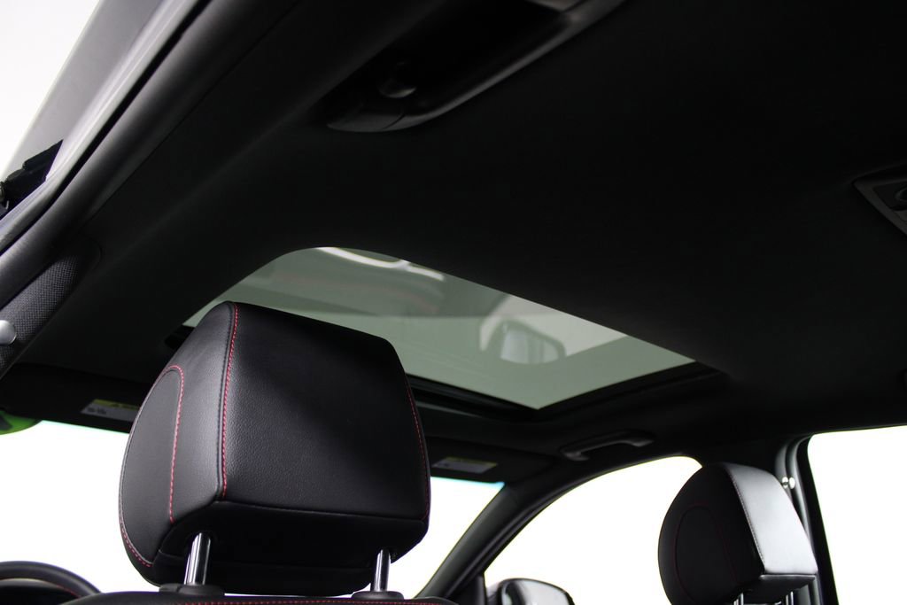 Used 2024 Genesis G70 2.5T w/ Sport Prestige Package RWD image 21