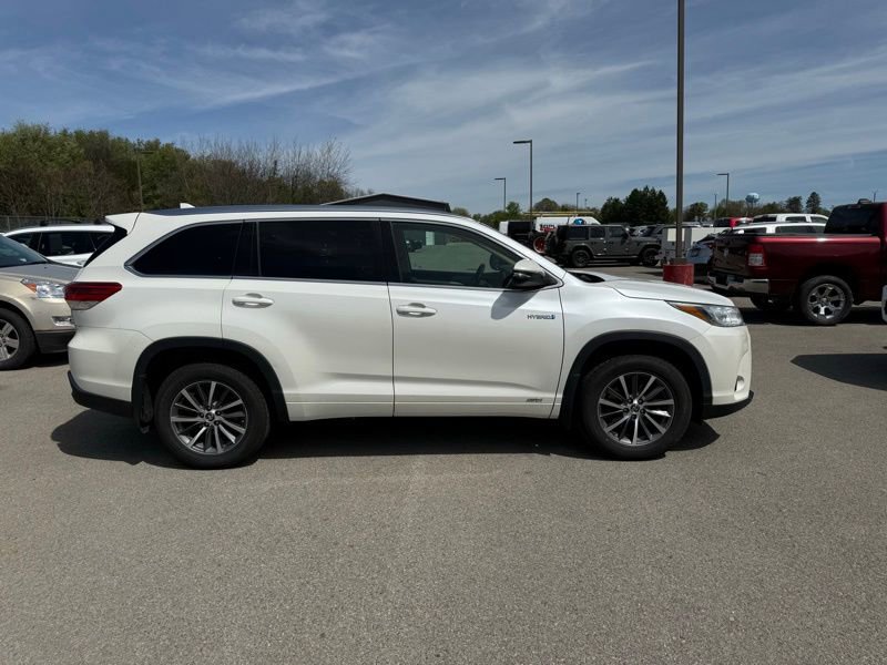 Used 2017 Toyota Highlander XLE AWD/4WD image 5