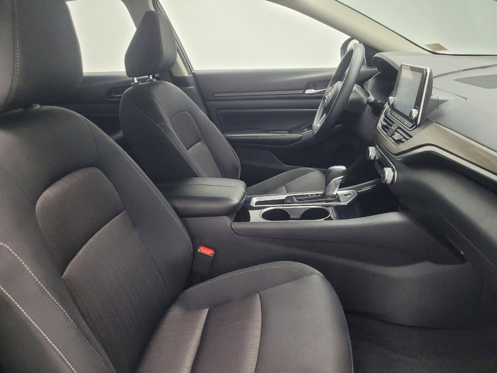 Used 2024 Nissan Altima 2.5 SV image 21