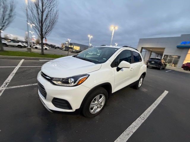 Used 2022 Chevrolet Trax LT w/ LT Convenience Package image 20